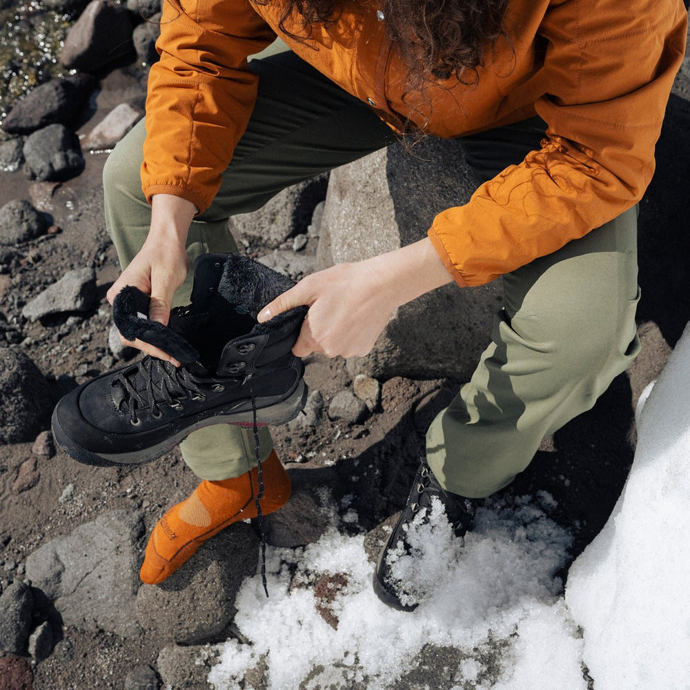 Inquire Winter Jet Black 200G | Danner On Sale