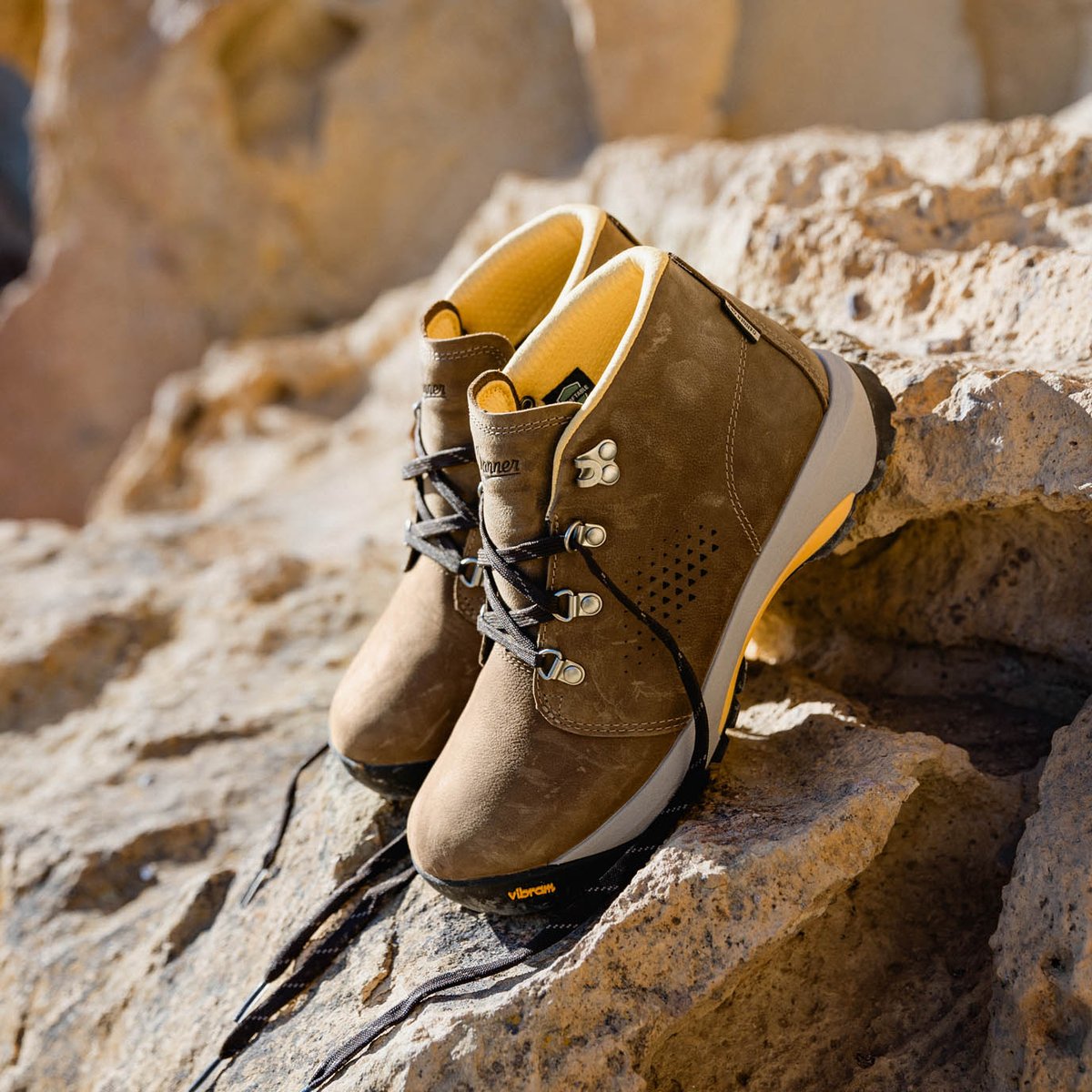 Inquire Chukka Kangaroo Brown/Coffee Bean | Danner Discount